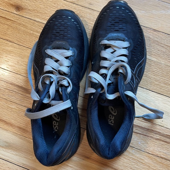 Asics - Picture 5 of 8